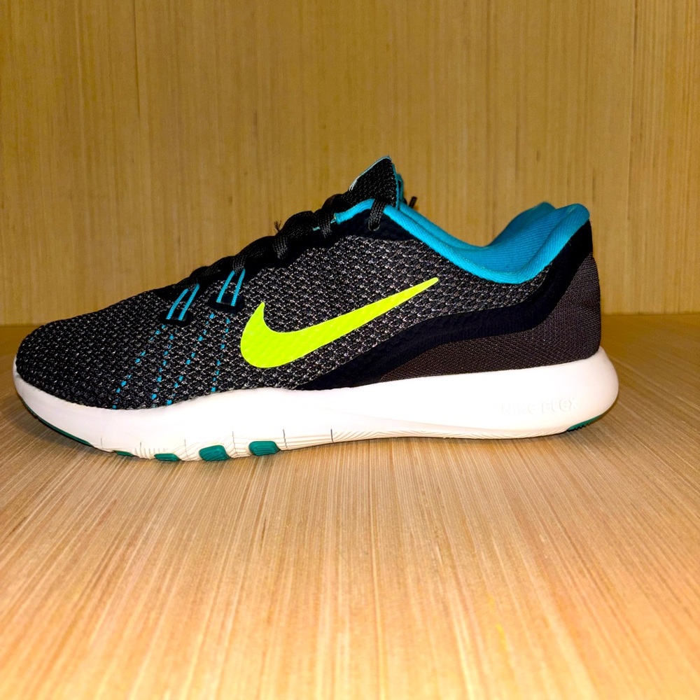 NIKE TRAINING